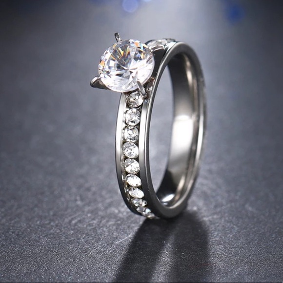 CRYSTAL ♡ Luxury Stainless Steel Ring GIFT size 6 - Picture 2 of 10